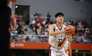 九游综合娱乐平台-篮球赛场上努力拼搏的句子